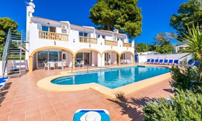 Casas de Torrat Apartment | GREAT DISCOUNTS ON WINTER LETS APT D, IST FLOOR 2 BED, SLEEPS 6, SHARED POOL