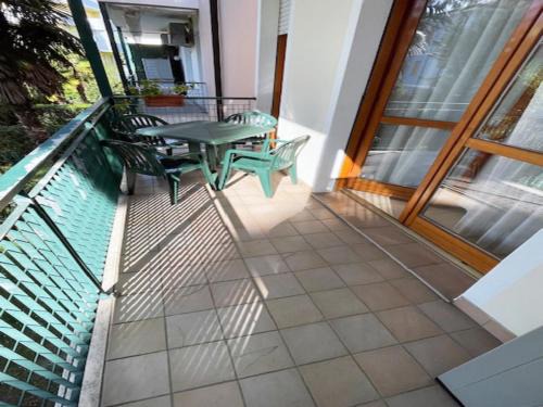Rosapineta Apartment | Great flat in a residence with pool in Rosolina