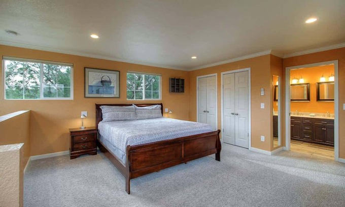 Healdsburg House | Great for traveling Nurses!
