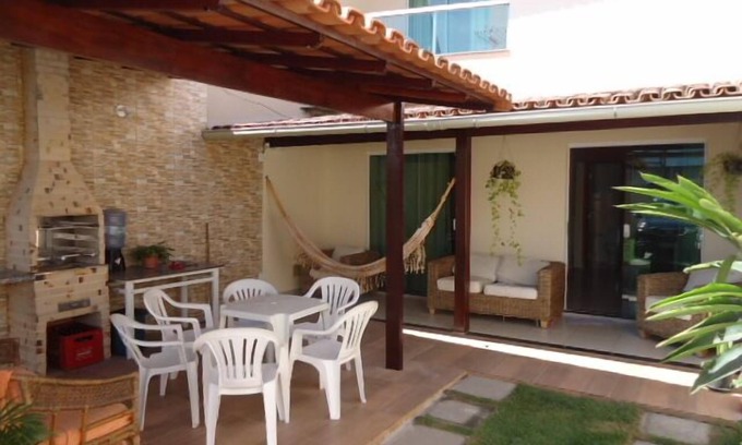 Praia do Morro House | GREAT HOUSE DUPLEX, SLEEPS UP TO 15 PEOPLE ONLY 800 METERS FROM THE BEACH.