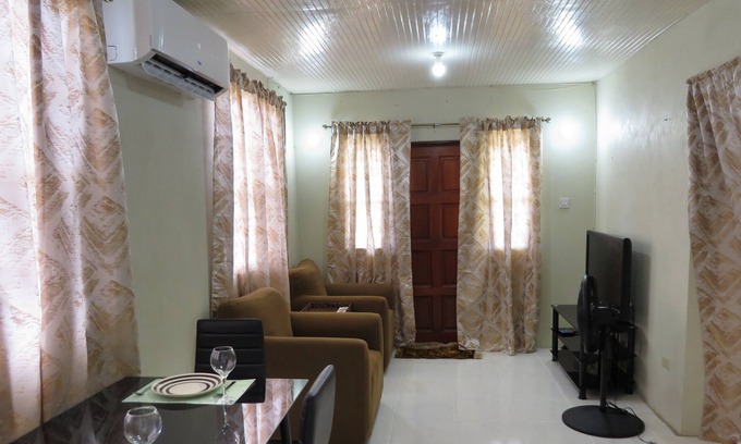 Durants House | Great Location near Beaches, Restaurants, Stores & Bus Routes in Bridgetown