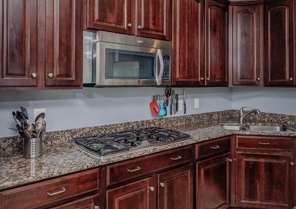 Lorton Villa | Great Location with 2 King beds 2 queen beds