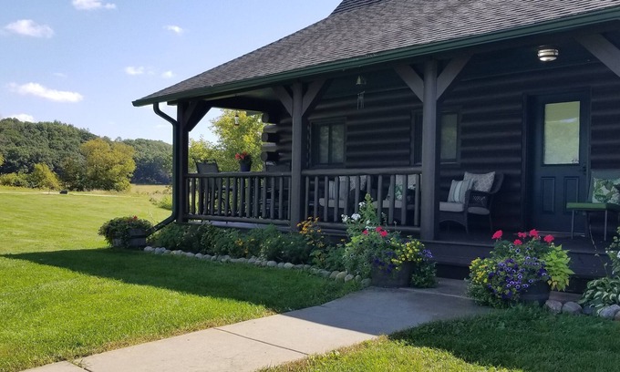 Lyndon Station House | Great Log Home with Plenty of Room to Relax, Sleeps 13, Close to Dells.