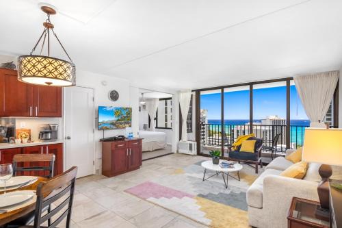 Waikiki Apartment | Great Ocean & Diamond Head View Near Waikiki Beach