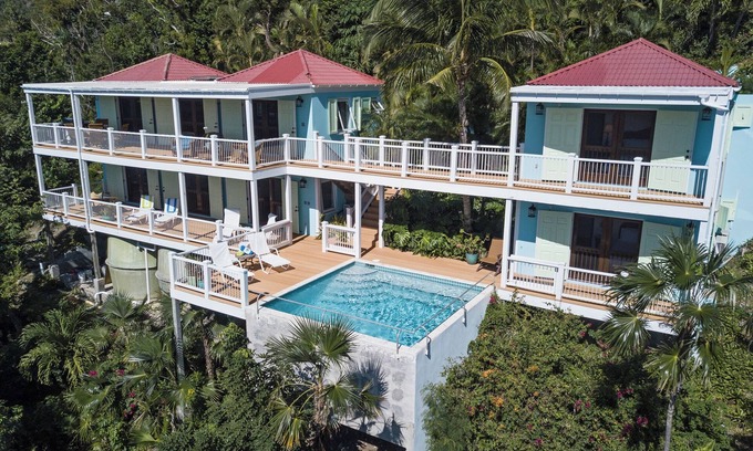 Maho Bay Quarter House | Great Turtle Villa ~ located in Coral Bay with pool & SOLAR