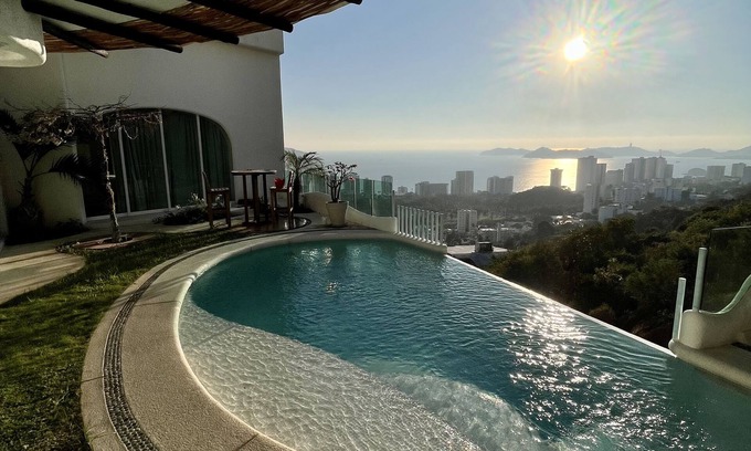 Lomas de Costa Azul Apartment | Greece style villa with stunning views