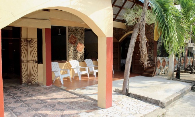 Armenia House | Green Oasis Ranch: A Botanical Escape in Belize