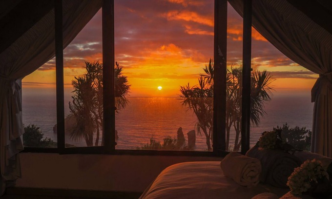 Mosteiros Cottage | Green OceanView Relaxing Cottage