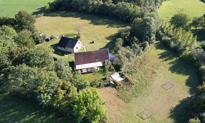 Arrou House | Green setting, ideal for families and friends, Jacuzzi, table soccer, petanque, sauna.