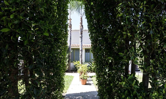 Melrose House | Green Window, a Sanctuary in West Hollywood