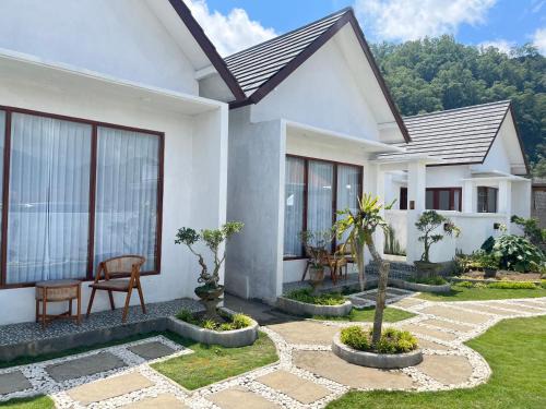 Songan House | GreenCaldera - 1BR Guesthouse with Pool in Kintamani