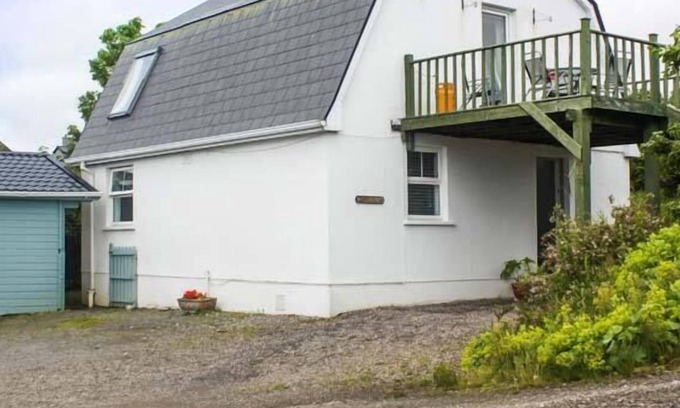Kilcar Cottage | GREENHILLS COTTAGE 2, pet friendly in Kilcar, County Donegal