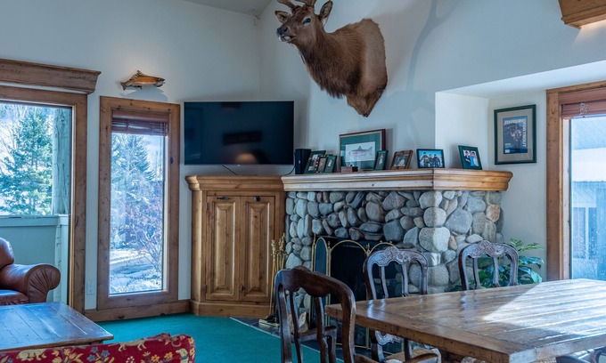 Warm Springs Condo | Greyhawk Condo 10 - Short walk to the Lifts and Pool Access