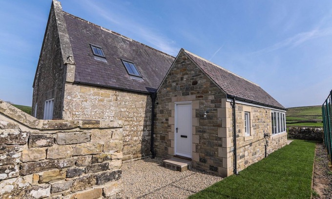 Hexham Cottage | GREYSTEAD INSTITUTE, pet friendly, with open fire in Bellingham
