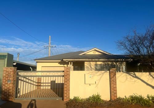 Griffith Apartment | Griffith Prestige Apartment