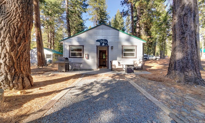 Tahoe Vista Cabin | Grill & Beach Access: Cabin in Tahoe Vista!