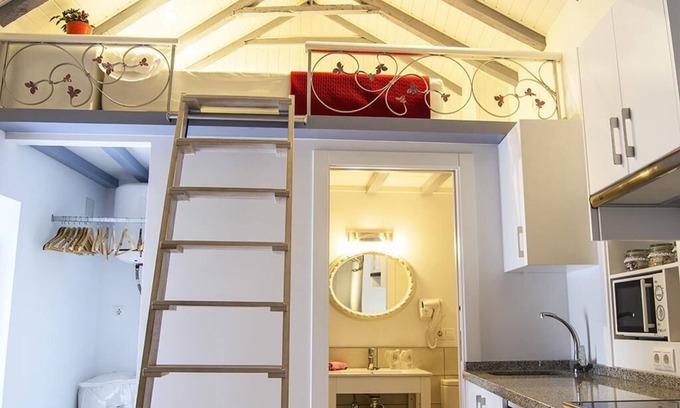 San Basilio Apartment | Gris-Apartment-Superior-Ensuite with Shower