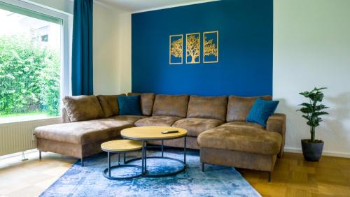Ulm Apartment | Groß, Modern, Zentrumsnah mit Parkplatz und Garten