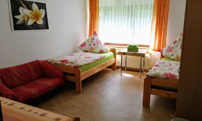 Kulsheim Apartment | Große Ferienwohnung für 2-6 Personen mit Terrasse, kostenfreies WLAN