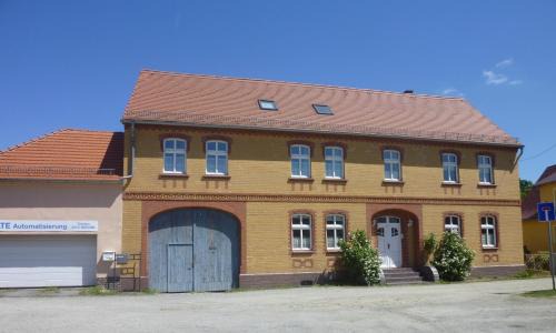 Senftenberg Apartment | großes Apartment mit Garten - 4 km bis zum Strand