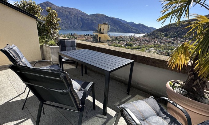 Cannobio Apartment | Großzügige 3½-zimmer-wohnung mit 2 Balkonen und Panoramaseesicht