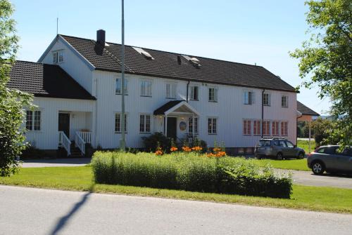 Grong Hotel | Grong Gård Guesthouse