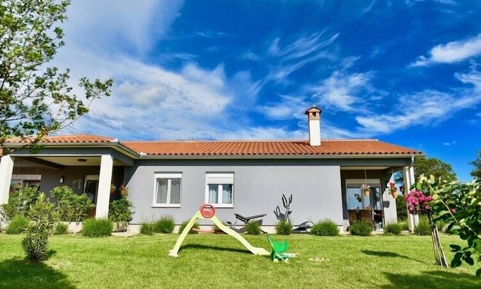 Skatari Apartment | Ground Floor Apartments With Spacious Backyard / Lovely apartment with backyard and table tennis