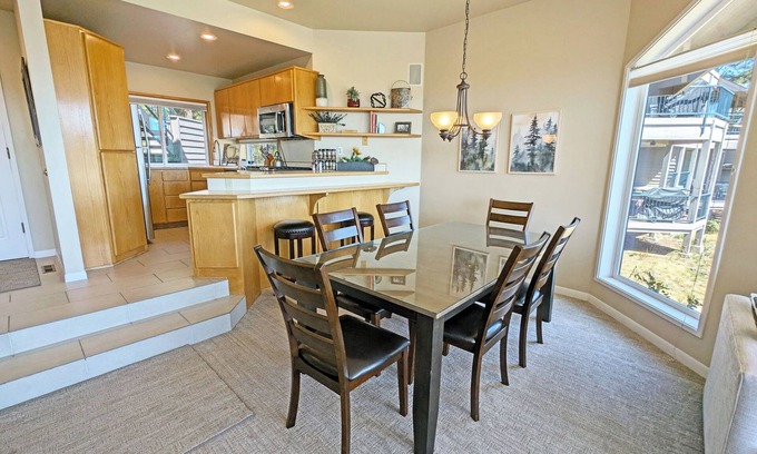 Century West Condo | Ground Floor Condo in Bend, OR 2 Bd, 2 Ba