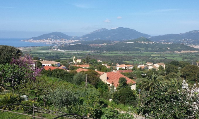 Bastelicaccia Apartment | GROUND FLOOR i with garden, great view on the sea