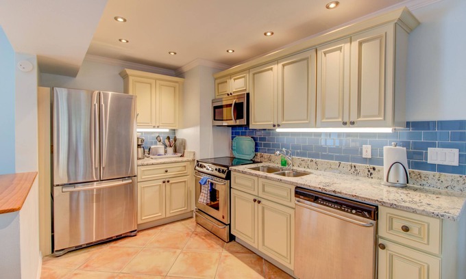 Palmer Ranch Condo | Ground floor lake view heated pool