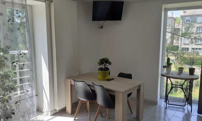 Tence Apartment | Ground floor studio for 2 to 4 people in the center of Tence