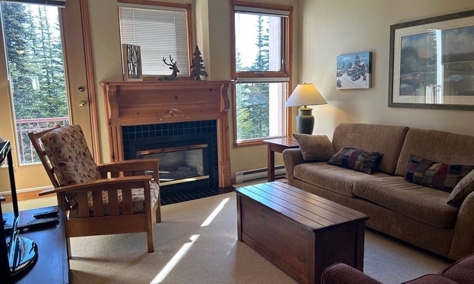 Silver Star Mountain Condo | Ground Level 2 bed/2 bath condo with laundry, BBQ, pet-friendly, ski-in and out.
