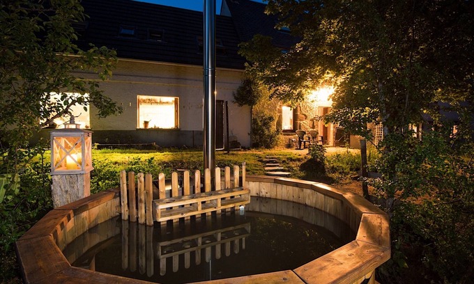 Saint-Sauves-d'Auvergne House | group accommodation "les étangs", domain classified 3 stars.