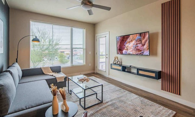 Tempe Apartment | Group-Friendly Apt | Pool,Gym,Parking,W/D,Balcony