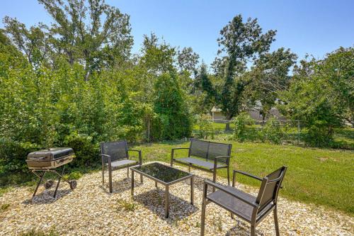 Temple House | Group-Friendly Getaway with Fenced Yard in Temple!