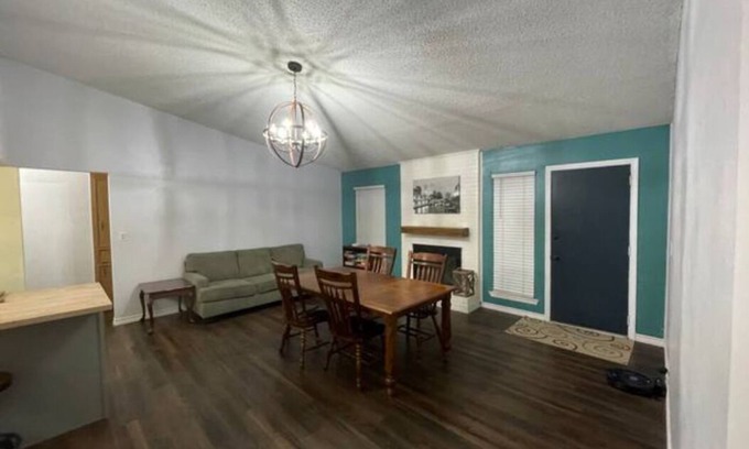 Abilene House | Grouse House-Just minutes from base.