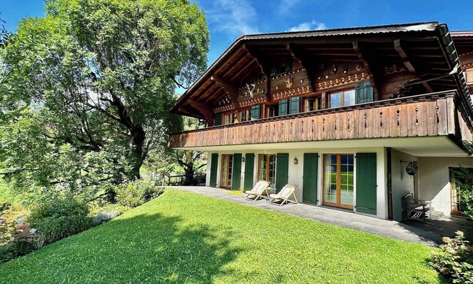 Zweisimmen Nr Gstaad Ski Chalet | Gstaad Gem: Best Alps View & Serene Pond