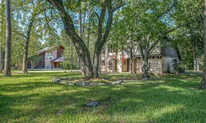 Northampton Apartment | Guest Apt with ATTACHED Bath and PRIVATE EntrancenRUSTIC Nonsmoking SUITE