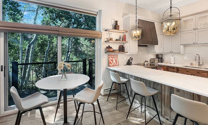 Snowmass Village Condo | Guest Favorites at 10% Off! Stay 3 nights through Nov