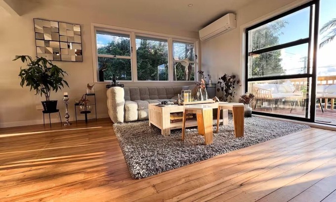 New Windsor House | Guest Favourite|House+Studio | New Reno|1200m²Land