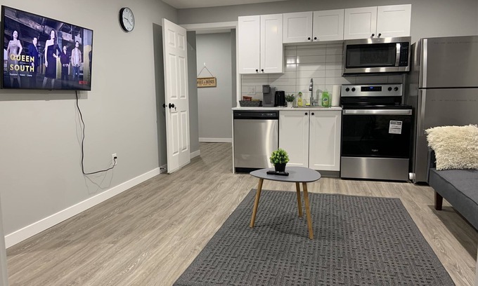 Regina House | Guest Home in Regina - Feels like Home