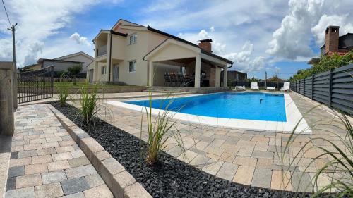 Trn House | Guest House Ana Marija