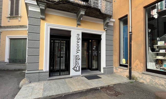Ivrea House | Guest House Borgo Yporegia