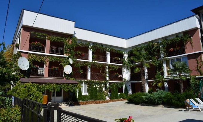 Vardane House | Guest house Grant