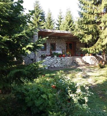 Kukes County Bed & Breakfast | Guest house Hyrmet Demushi