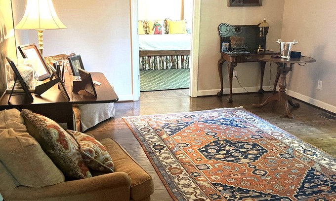Jamestown House | Guest House In Jamestown, central to High Point and Greensboro