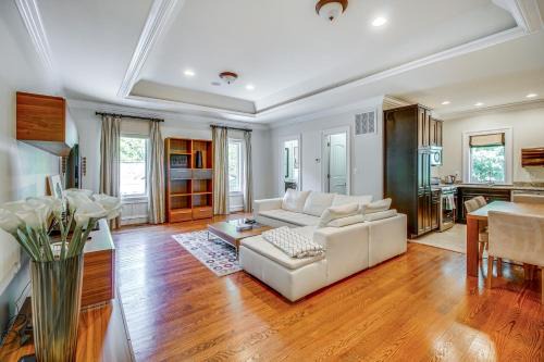 Great Falls House | Guest House in Private Villa about 23 Mi to Washington