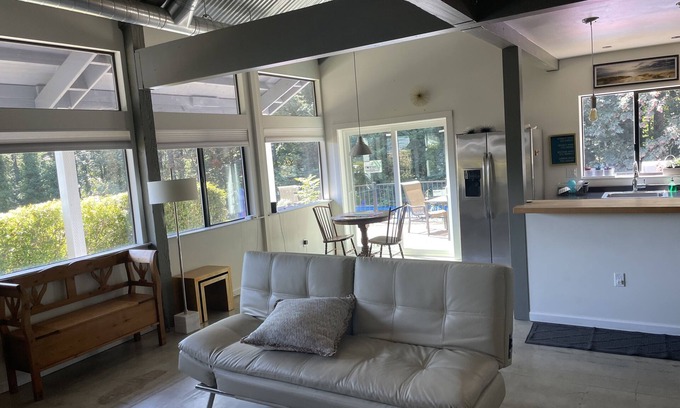 Stafford - Tualatin Valley House | Guest House located in between Lake Oswego and West Linn. 20 Minutes