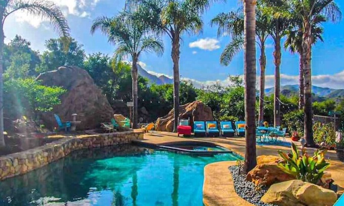 Calabasas House | Guest House Malibu Retreat w/SALT pool Jacuzzi