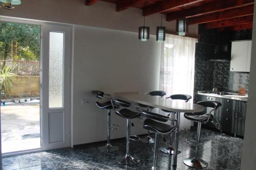 Makhinjauri House | Guest House Maxim